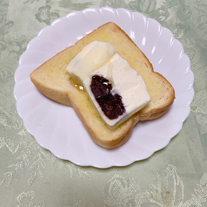 ♡アイスまんじゅうonハニーバタートースト♡